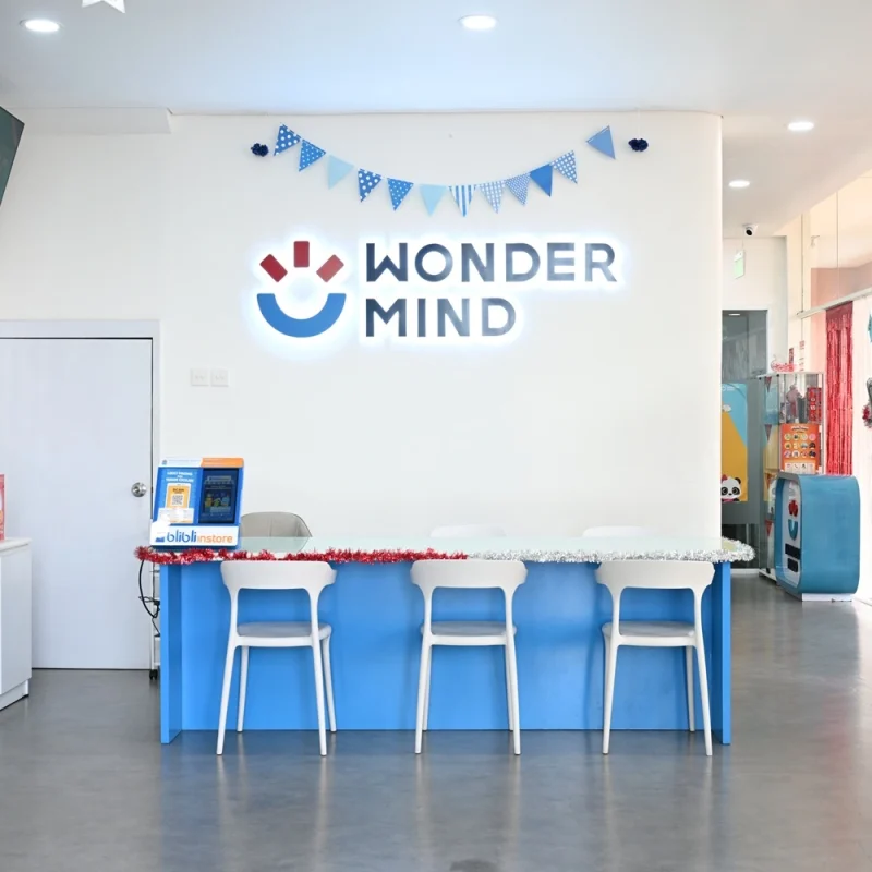 lobby kursus bahasa inggris di puri indah